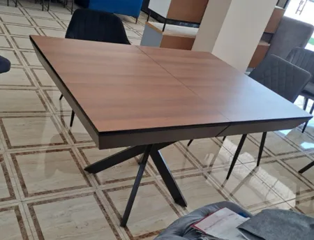 שולחנות לפינות אוכל בגימור פורמייקה